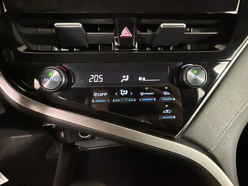 Used 2024 Toyota Camry SE FWD image 21