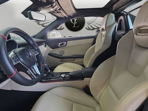 Used 2013 Mercedes-Benz SLK 250 image 9