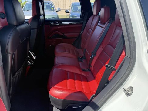 Used 2018 Porsche Cayenne GTS AWD/4WD image 17