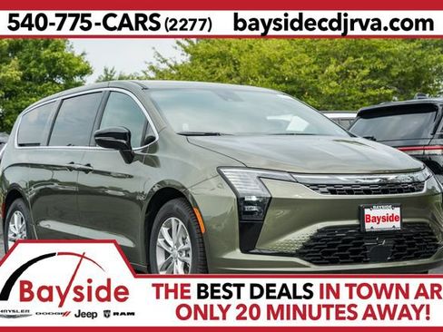 New 2027 Chrysler Pacifica Select FWD image 1