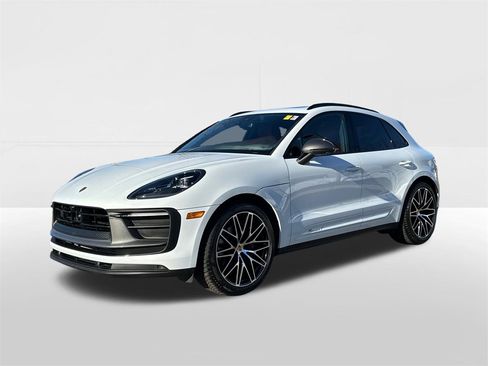 Used 2024 Porsche Macan Turbo image 1