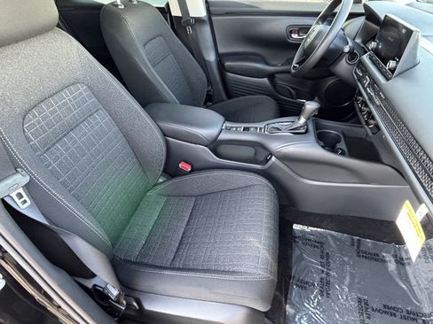 Used 2025 Honda HR-V LX image 10