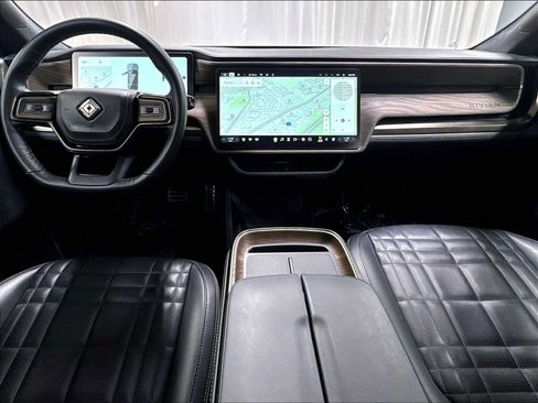 Used 2025 Rivian R1S Premium AWD/4WD image 16