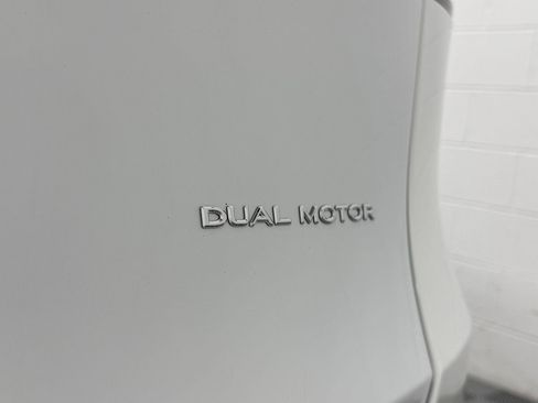 Used 2020 Tesla Model Y Long Range image 9