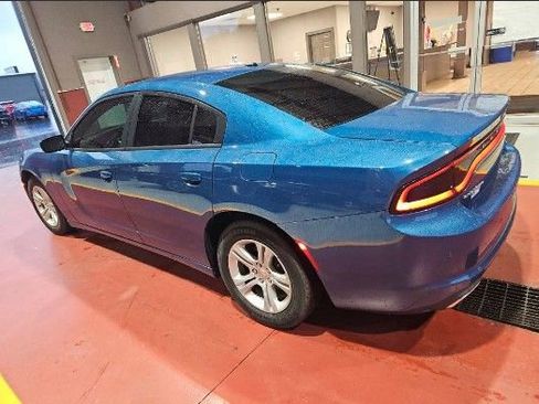 Used 2021 Dodge Charger SXT RWD image 3