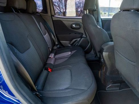 Used 2021 Jeep Renegade Latitude image 32