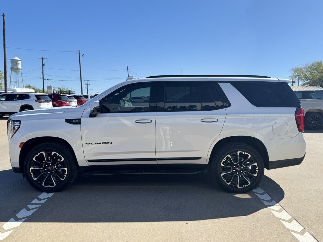 Used 2023 GMC Yukon SLT w/ SLT Premium Package AWD/4WD image 7