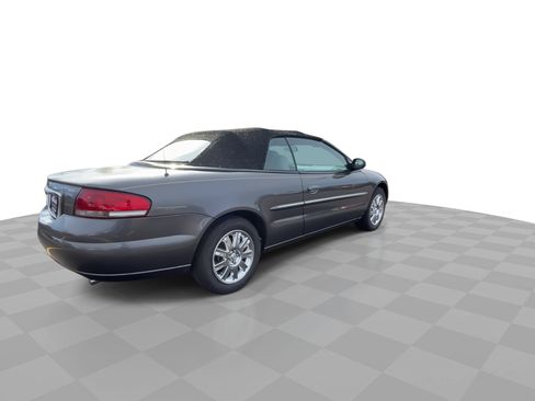 Used 2005 Chrysler Sebring Limited image 8