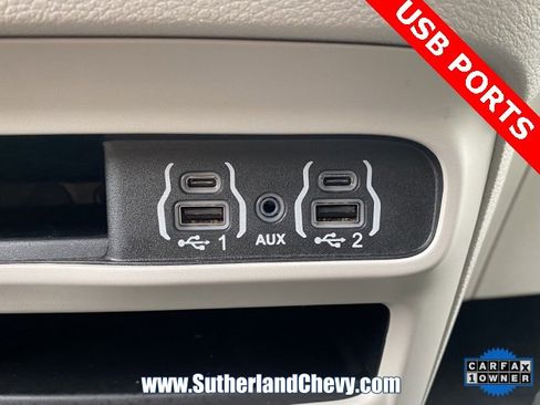 Used 2024 Chrysler Pacifica Touring-L image 30