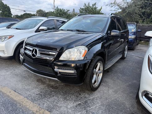 Used 2012 Mercedes-Benz GL 450 4MATIC image 3