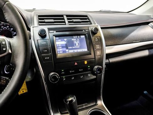 Used 2017 Toyota Camry SE FWD image 33