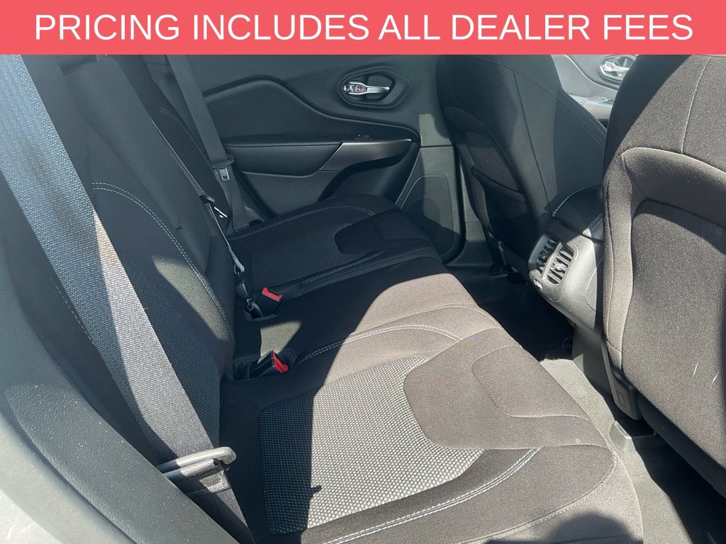 Used 2020 Jeep Cherokee Latitude FWD image 20