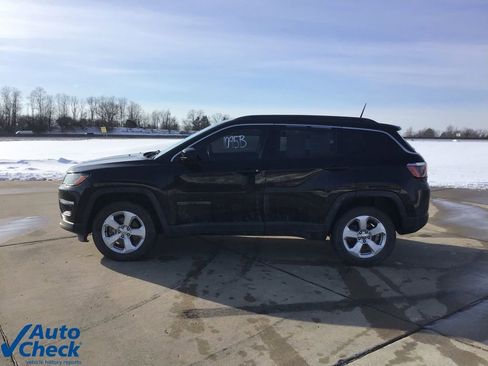 Used 2018 Jeep Compass Latitude w/ Cold Weather Group image 8