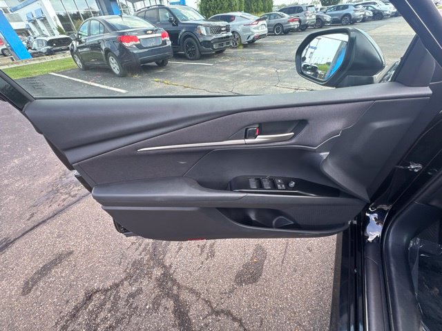 Used 2025 Toyota Camry LE FWD image 11