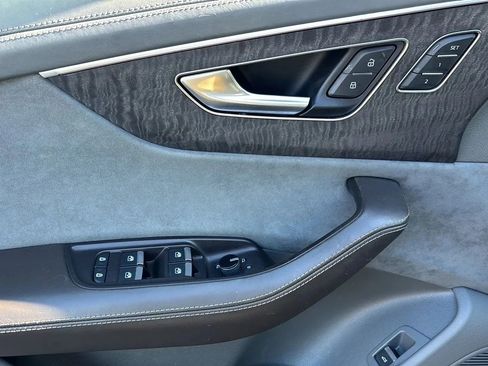 Used 2021 Audi Q8 Prestige image 19