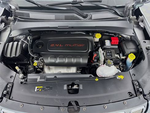 Used 2022 Jeep Compass Latitude FWD image 29