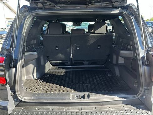 Used 2025 Toyota 4Runner SR5 AWD/4WD image 5