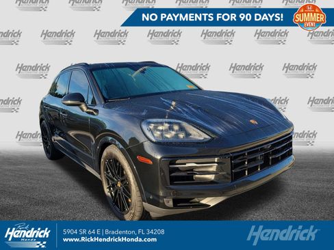 Used 2024 Porsche Cayenne S AWD/4WD image 1