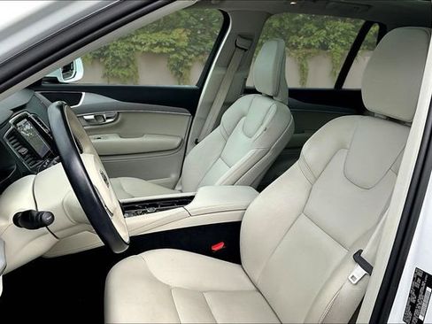Used 2023 Volvo XC90 B5 Core w/ Climate Package AWD/4WD image 21