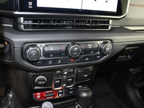 Used 2026 Jeep Gladiator Rubicon AWD/4WD image 30