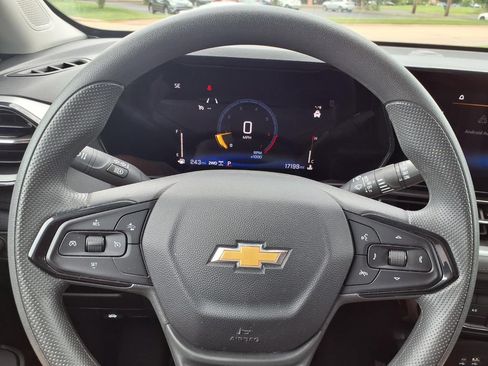 Used 2025 Chevrolet TrailBlazer LT AWD/4WD image 14