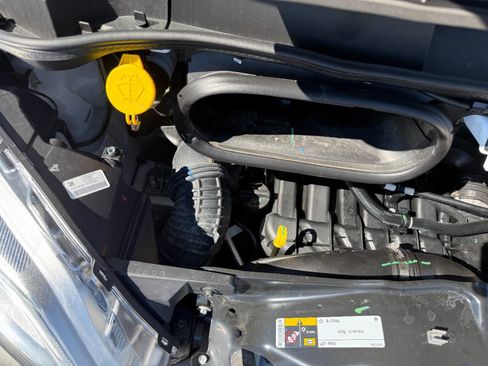 Used 2024 RAM ProMaster 2500 w/ Convenience Group image 11