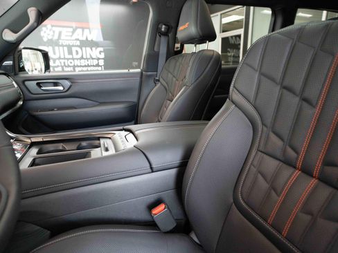 Used 2026 Nissan Armada PRO-4X AWD/4WD image 10