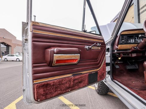 Used 1991 Jeep Grand Wagoneer AWD/4WD image 60