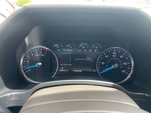 Used 2018 Ford Expedition XLT w/ Equipment Group 202A RWD image 17