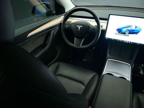 Used 2025 Tesla Model Y Long Range AWD/4WD image 42