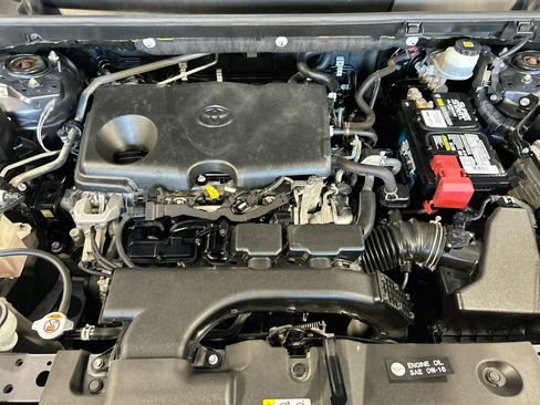 Used 2019 Toyota RAV4 XLE w/ Convenience Package FWD image 27