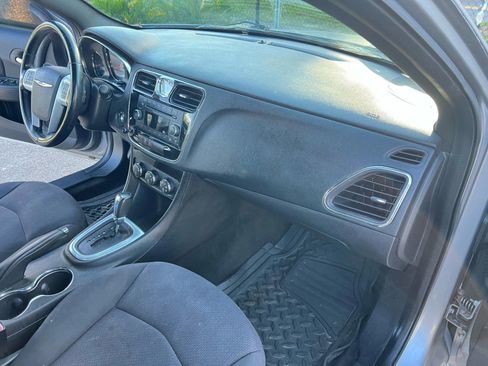Used 2013 Chrysler 200 Touring image 13
