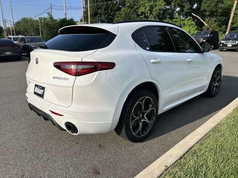 Used 2023 Alfa Romeo Stelvio Veloce AWD/4WD image 8