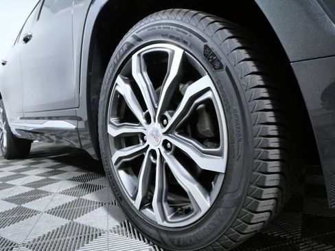 Used 2020 GMC Terrain Denali w/ Denali Premium Package AWD/4WD image 2