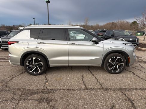 Used 2022 Mitsubishi Outlander SEL image 4