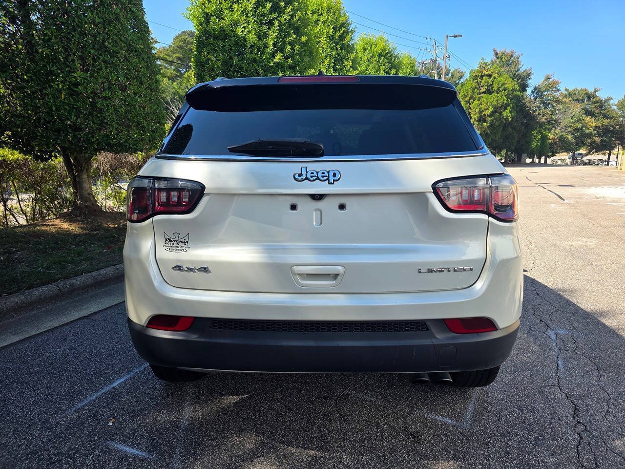 Used 2018 Jeep Compass Limited w/ Navigation Group AWD/4WD image 4
