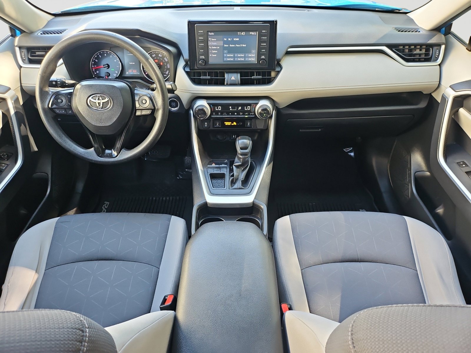 Used 2019 Toyota RAV4 XLE w/ Convenience Package FWD image 14