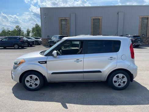 Used 2013 Kia Soul FWD image 3
