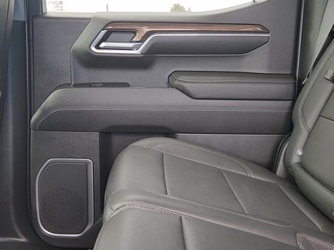 Used 2022 Chevrolet Silverado 1500 LT Trail Boss w/ LT Trail Boss Premium Package image 16