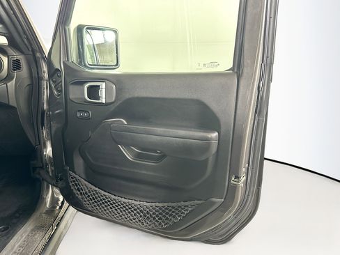 Used 2023 Jeep Wrangler Unlimited AWD/4WD image 29
