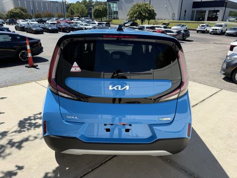 New 2025 Kia Soul EX image 3