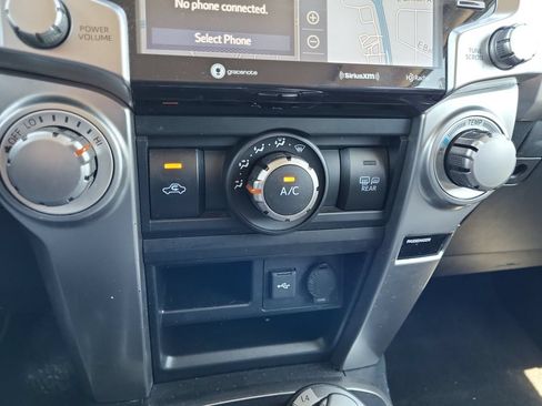 Used 2021 Toyota 4Runner SR5 Premium w/ Moonroof Package AWD/4WD image 31