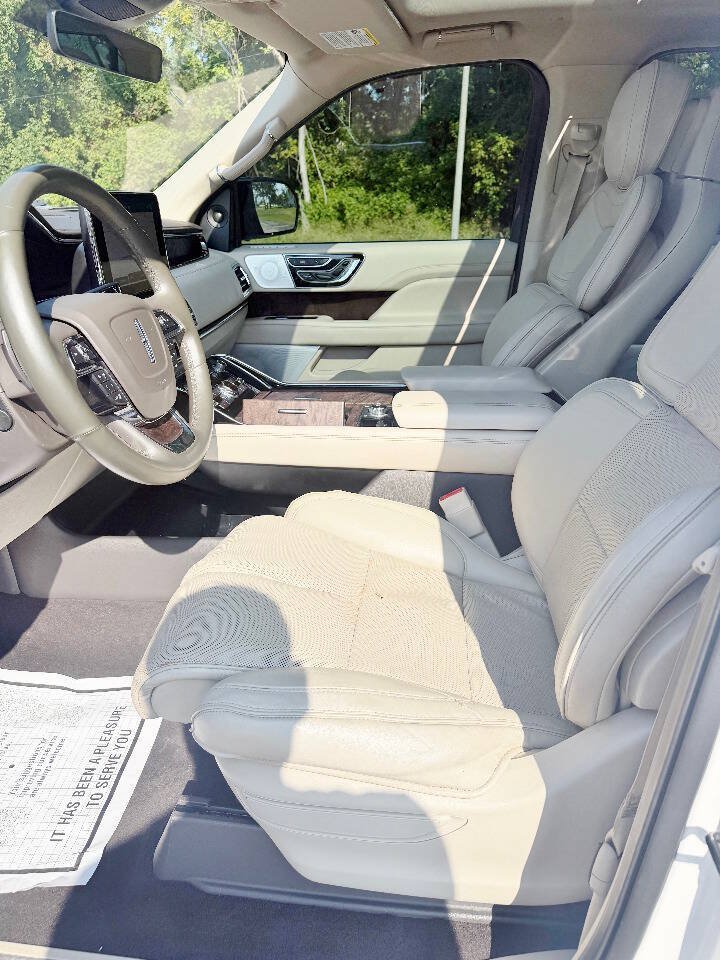 Used 2018 Lincoln Navigator Reserve w/ Technology Package AWD/4WD image 10