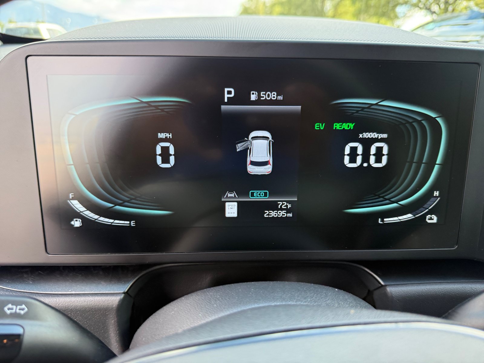 Used 2025 Kia Niro LX FWD image 13