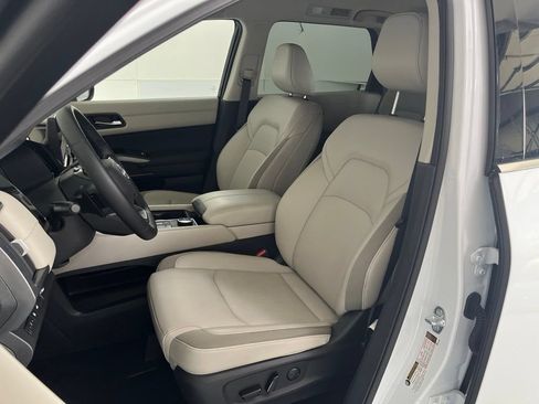 Used 2026 Nissan Pathfinder SL AWD/4WD image 18