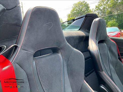 Used 2026 McLaren 750S Spider RWD image 25