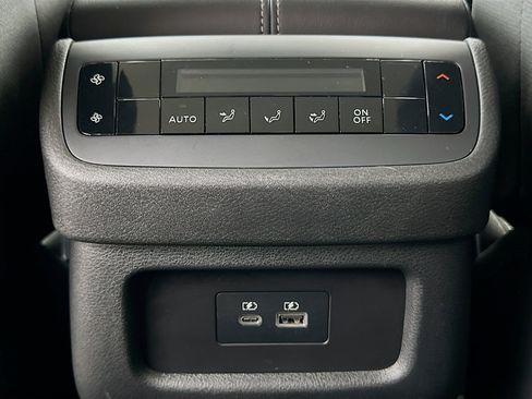 Used 2025 Nissan Pathfinder SV image 26