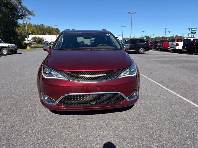 Used 2018 Chrysler Pacifica Limited w/ Tire & Wheel Group FWD image 9