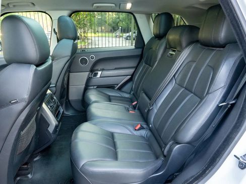 Used 2016 Land Rover Range Rover Sport SE image 15