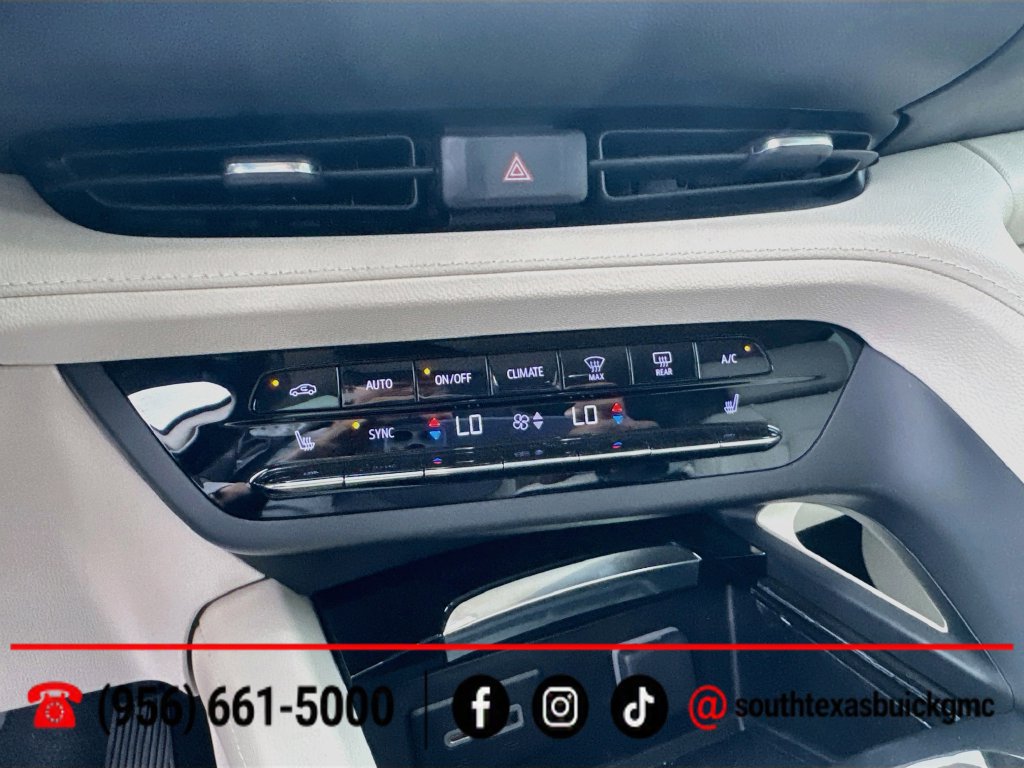 Used 2023 Buick Envision Essence AWD/4WD image 18